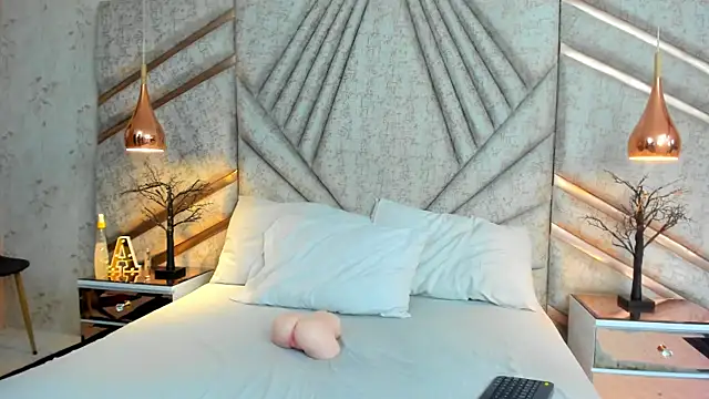 Snapshot of LuckySammer chatting on March 1, 1:55 pm LuckySammer online show from March 1, 1:55 pm