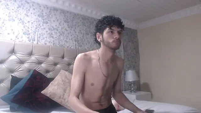 Snapshot of LuckySammer chatting on February 26, 11:43 am LuckySammer online show from February 26, 11:43 am