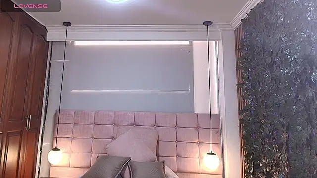 MoriahStorm online show from June 16, 12:38 pm