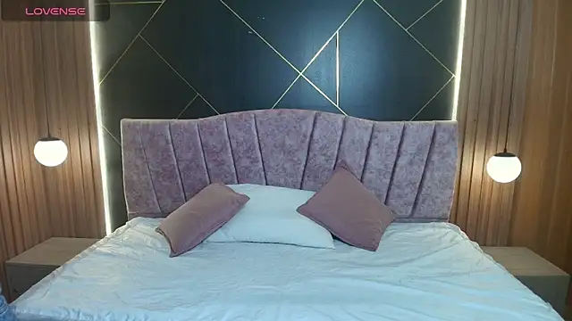 MoriahStorm online show from March 27, 12:06 pm