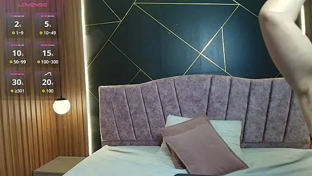 MoriahStorm online show from March 21, 12:20 pm