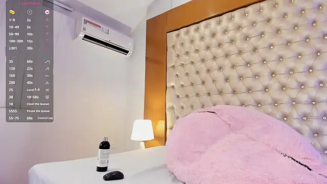 IsabellaaLux  online show from March 22, 7:59 pm