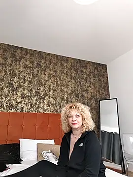 LaireeFelini online show from February 21, 7:05 pm