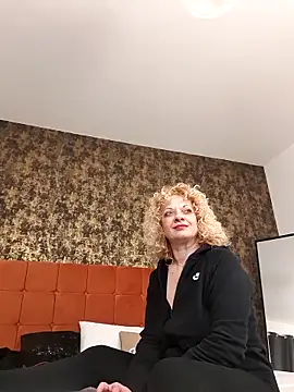 LaireeFelini online show from March 1, 7:25 pm