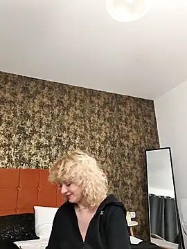 LaireeFelini online show from February 22, 7:37 pm