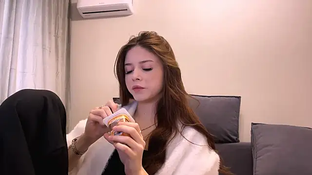 adelecloud online show from February 19, 8:33 am