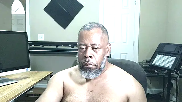 Cleozevo1961 online show from May 23, 12:59 pm