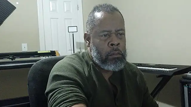 Cleozevo1961 online show from March 25, 3:39 am