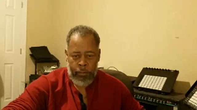 Cleozevo1961 online show from April 22, 1:07 pm