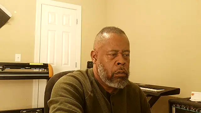 Cleozevo1961 online show from March 11, 9:20 pm