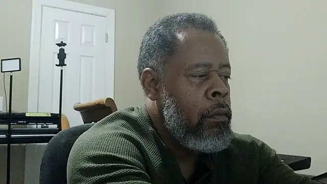 Cleozevo1961 online show from March 3, 8:49 pm