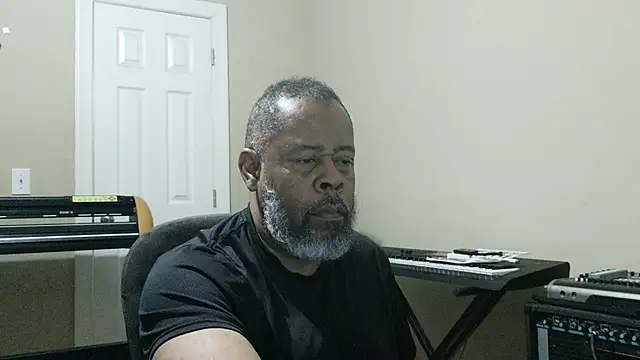 Cleozevo1961 online show from March 23, 4:23 am