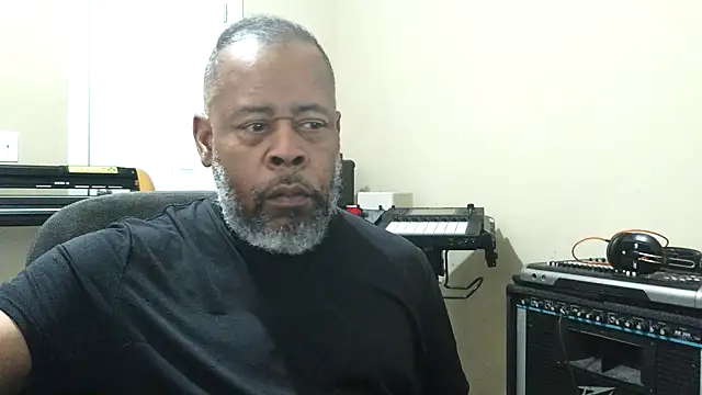 Cleozevo1961 online show from March 14, 4:46 pm