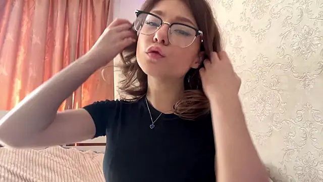 aera elese online show from April 14, 9:03 am