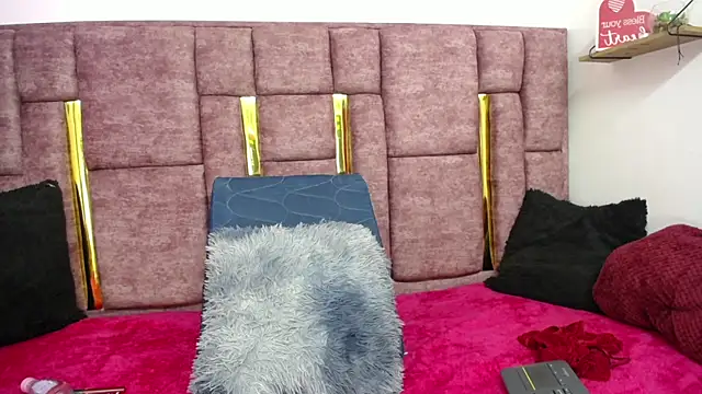 SKARLET KOVA online show from April 14, 12:10 pm