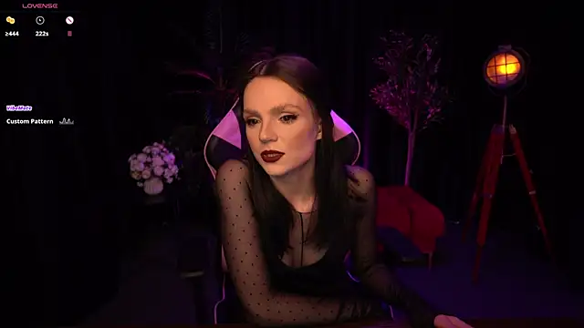 Snapshot of Wild_Alice_me chatting on June 7, 3:28 pm Wild Alice me online show from June 7, 3:28 pm