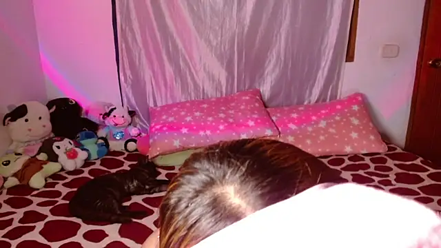 chloe roxy online show from March 25, 3:50 am