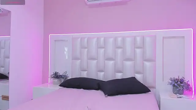 Liia Collins online show from April 15, 5:28 pm