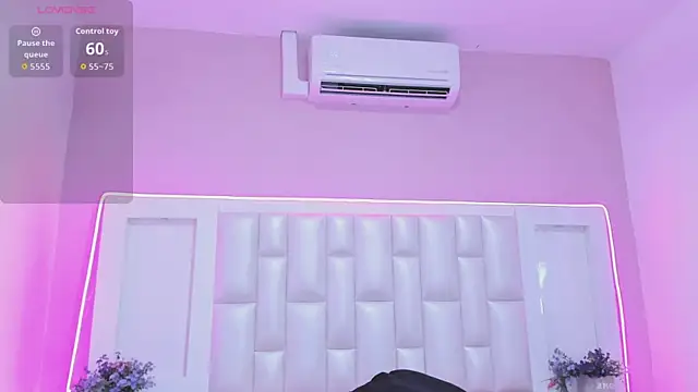 Liia Collins online show from April 7, 5:15 pm