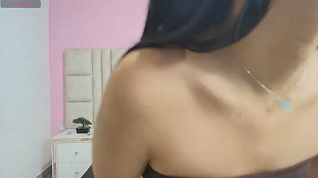 Liia Collins online show from May 22, 2:26 pm