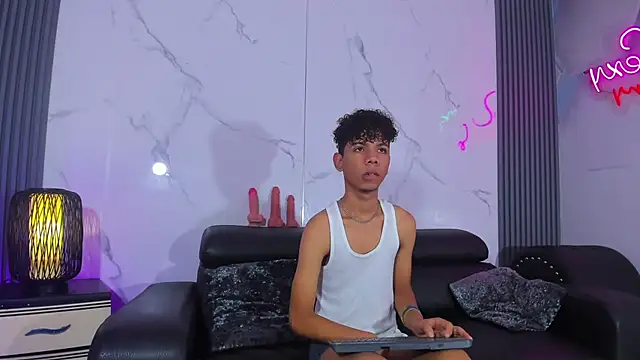 Spicy guys online show from May 14, 1:19 pm