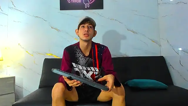 Spicy guys online show from March 23, 1:11 pm