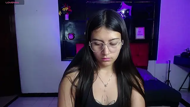 Snapshot of Sweett_liia_ chatting on February 22, 12:18 pm Sweett liia online show from February 22, 12:18 pm