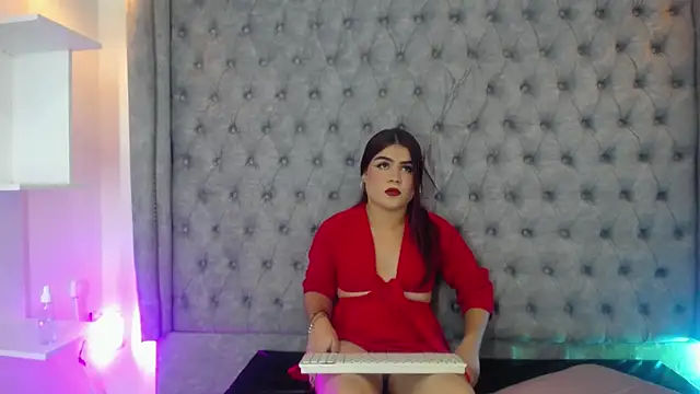 Snapshot of Jasmine_Jones7 chatting on February 19, 11:51 am Jasmine Jones7 online show from February 19, 11:51 am