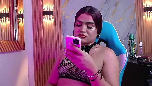 Jasmine Jones7 online show from March 3, 10:00 am