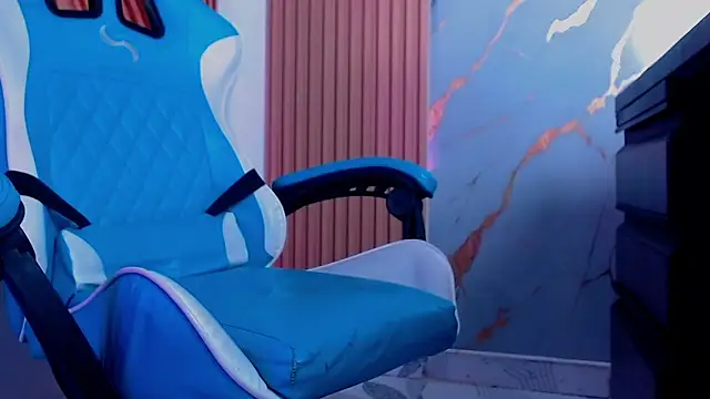 Snapshot of Jasmine_Jones7 chatting on February 21, 8:38 am Jasmine Jones7 online show from February 21, 8:38 am