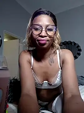 SassyyLadyKay online show from April 4, 1:01 am