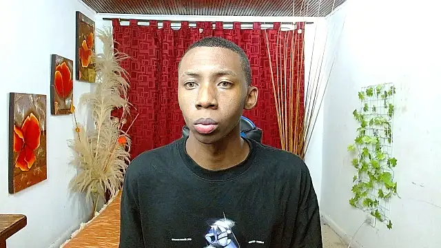 milo018 online show from March 26, 8:34 am