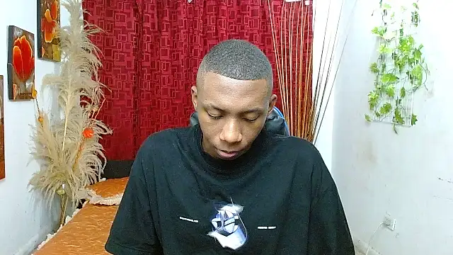 milo018 online show from March 15, 3:24 am