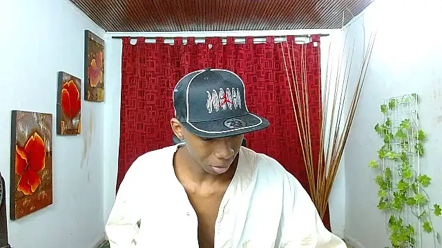 milo018 online show from April 22, 9:27 am