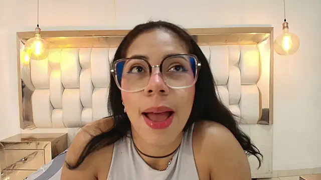 Snapshot of AzulMaveric chatting on May 21, 8:39 pm AzulMaveric online show from May 21, 8:39 pm