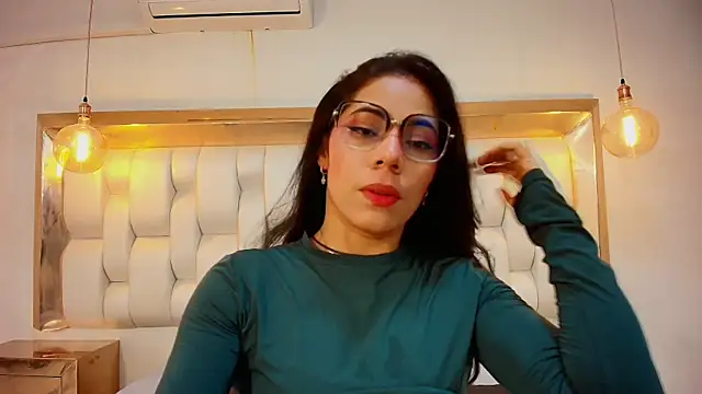 Snapshot of AzulMaveric chatting on May 29, 8:04 pm AzulMaveric online show from May 29, 8:04 pm