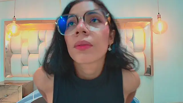 Snapshot of AzulMaveric chatting on June 4, 8:02 pm AzulMaveric online show from June 4, 8:02 pm