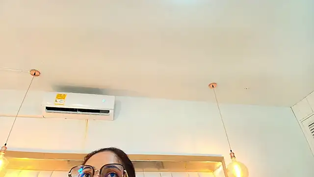 Snapshot of AzulMaveric chatting on June 6, 7:19 pm AzulMaveric online show from June 6, 7:19 pm