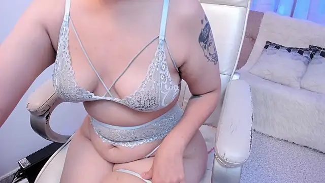 Chloe Noire online show from March 31, 11:34 am
