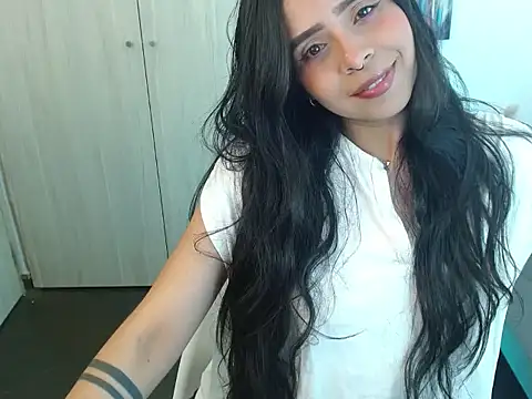 Snapshot of Pauliha chatting on February 20, 6:54 pm Pauliha online show from February 20, 6:54 pm