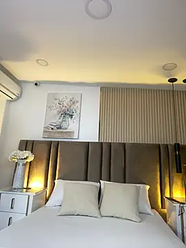 Lorenn Sweet online show from April 10, 11:50 am