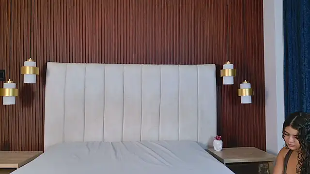 Lorenn Sweet online show from April 14, 12:21 pm