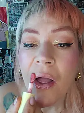 lady polka online show from February 20, 6:21 pm