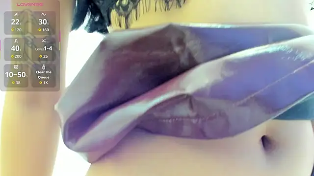 Snapshot of beautydoll18_ chatting on February 21, 10:28 am beautydoll18 online show from February 21, 10:28 am