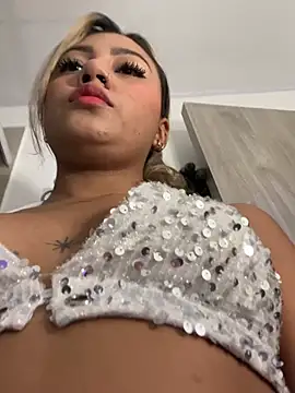 Snapshot of Dulce_Sofi_ chatting on February 19, 7:44 pm Dulce Sofi online show from February 19, 7:44 pm