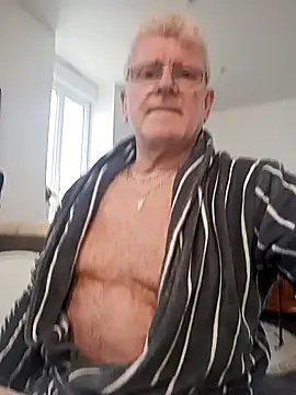 Snapshot of olivbisoumis chatting on February 18, 8:11 am olivbisoumis online show from February 18, 8:11 am