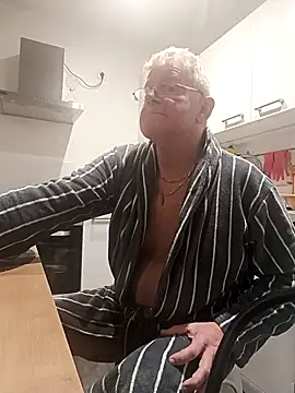 Snapshot of olivbisoumis chatting on February 21, 5:42 am olivbisoumis online show from February 21, 5:42 am