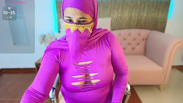 Nadia Privee online show from February 24, 7:15 pm