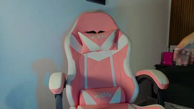 Sophiexx  online show from April 7, 1:57 pm