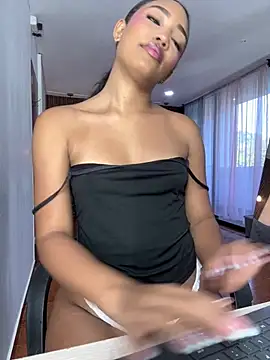 kali rousse online show from July 14, 12:11 pm